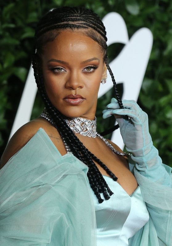 Rihanna – Fashion Awards 2019 Red Carpet in London