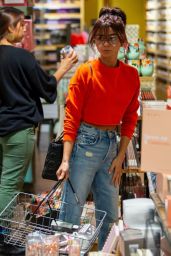 Sarah Hyland - Christmas Shopping in Studio City 12/22/2019