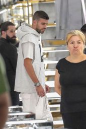 Shakira and Gerard Piqué - Christmas Shopping in Miami 12/23/2019