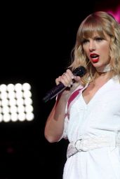Taylor Swift - Capital FM Jingle Bell Ball in London 12/08/2019