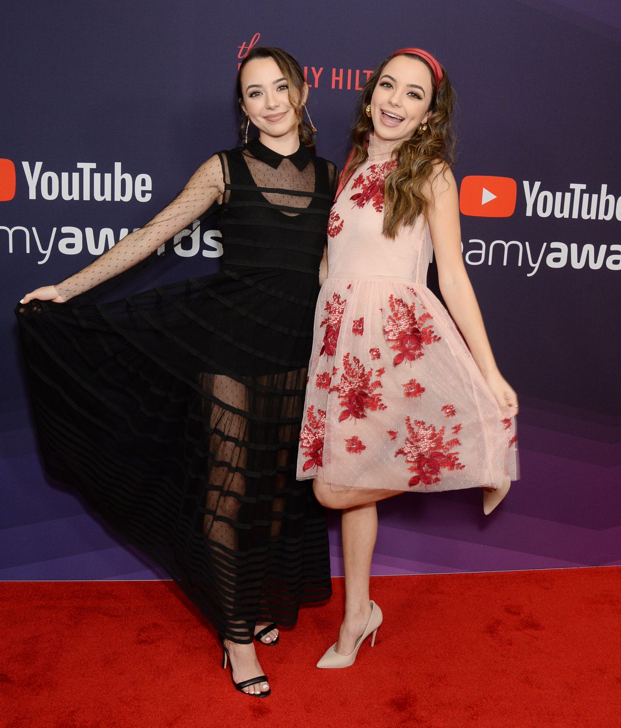 Veronica Jo Merrell and Vanessa Jo Merrel – 219 Streamy Awards • CelebMafia