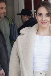 Alison Brie Cute Winter Style - Out in Park City  01/26/2020