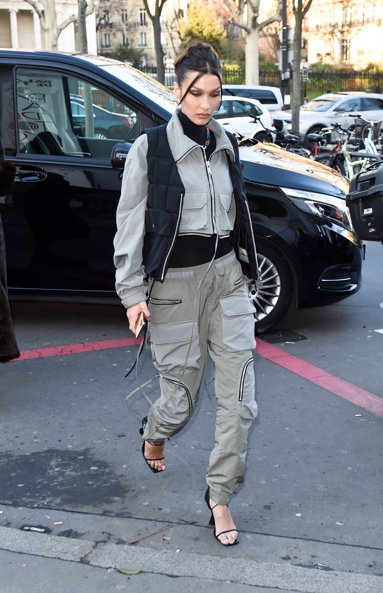 Bella Hadid - Arrives at the Palais De Tokyo for Mens Fashion Week 2020 ...