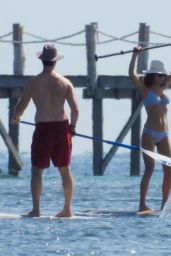 Bethenny Frankel - Paddle Board Workout in Cancun 01/01/2020