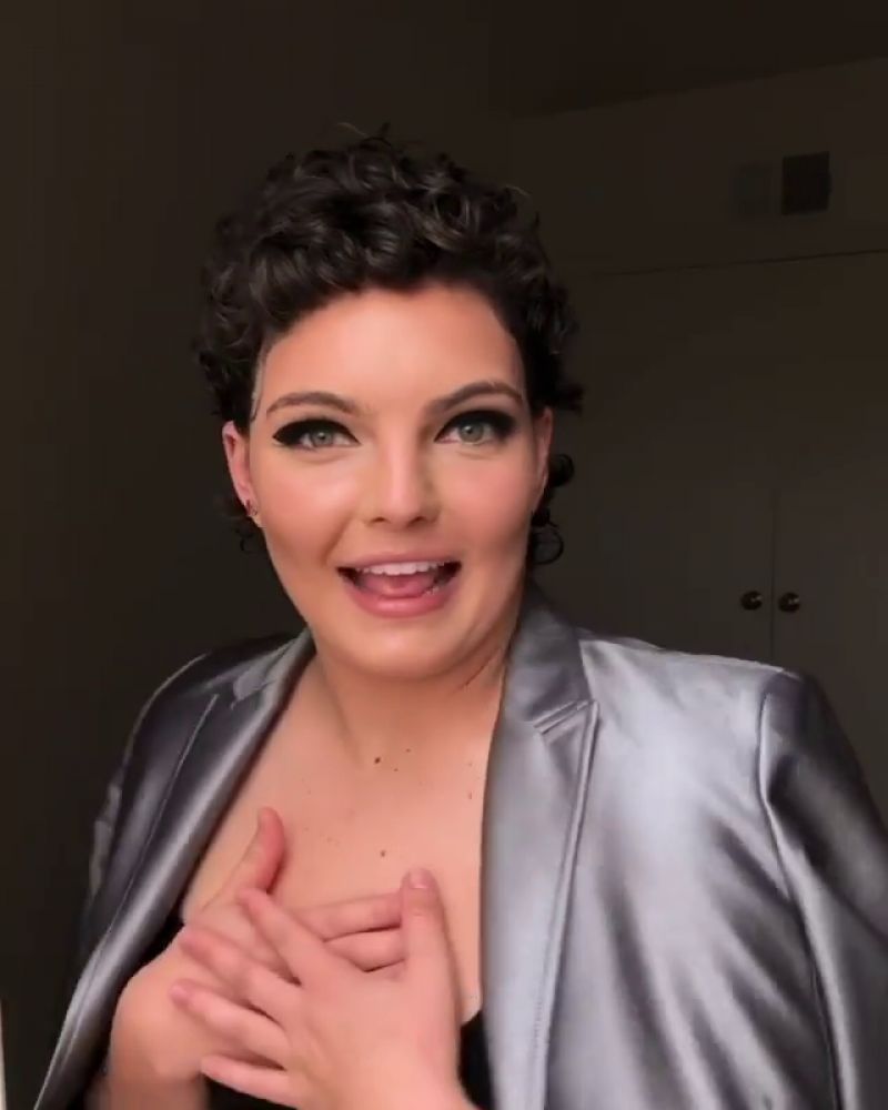 Camren Bicondova - Social Media 01/23/2020 • CelebMafia