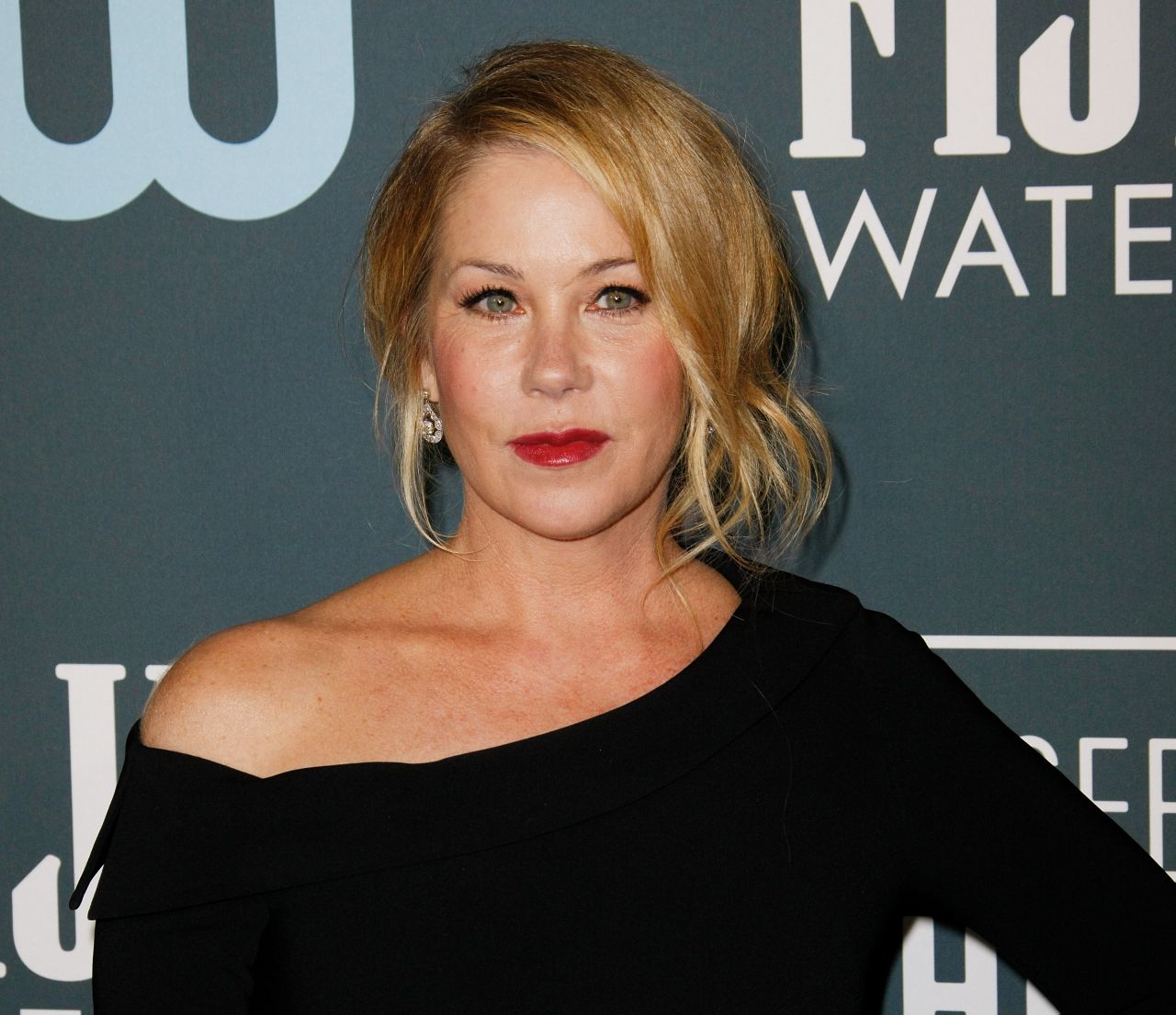 Christina Applegate – Critics’ Choice Awards 2020 • CelebMafia