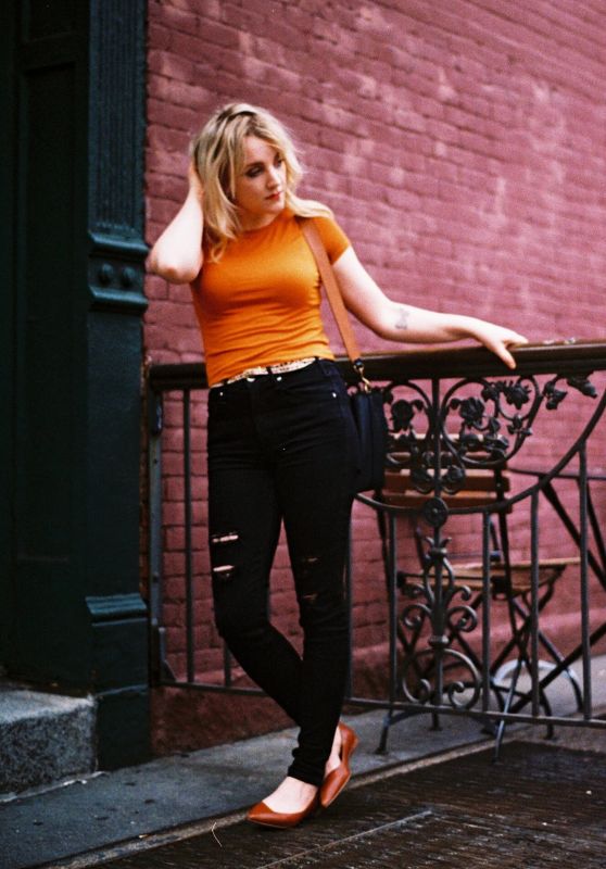 Evanna Lynch - Veerah Shoes Collection, January 2020