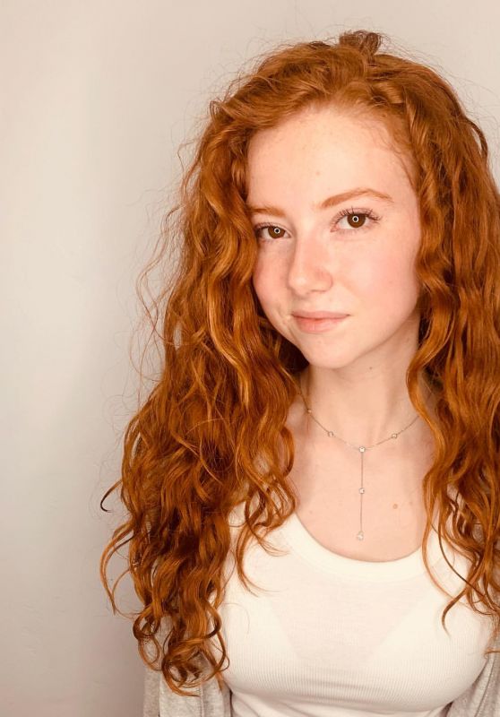 Francesca Capaldi - Social Media 01/30/2020 • CelebMafia