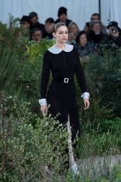 Gigi Hadid – Walks Chanel Haute Couture Show in Paris 01/21/2020