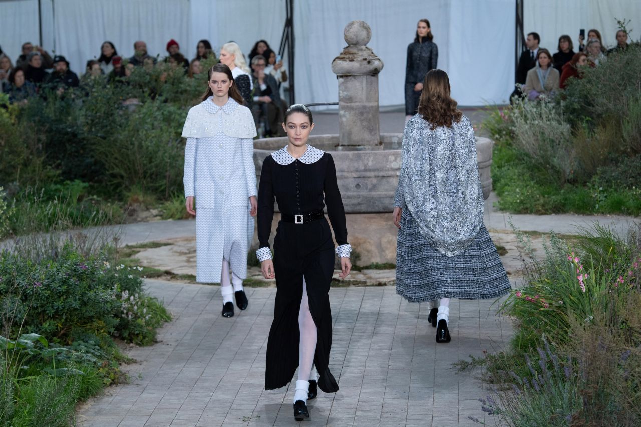 Gigi Hadid – Walks Chanel Haute Couture Show in Paris 01/21/2020 ...