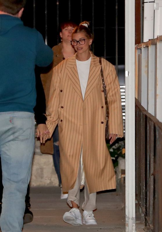 Hailey Rhode Bieber and Justin Bieber - Arrive for a Wednesday Night Church Services in Beverly Hills 01/08/2020