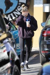 Hailey Rhode Bieber in Casual Outfit 01/24/2020