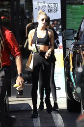 Hailey Rhode Bieber  in Gym Ready Outfit 01/29/2020