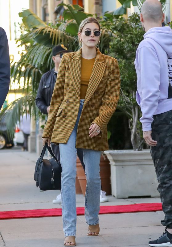 Hailey Rhode Bieber Street Style - Beverly Hills 01/23/2020
