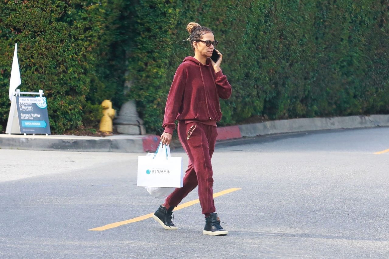 Halle Berry in Tracksuit 01/17/2020 • CelebMafia