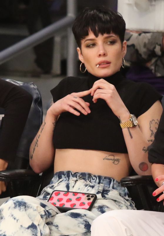 Halsey - Basketball Game at the Staples Center in Los Angeles 01/13/2020