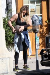 Hilary Duff in Gym Ready Outfit 01/29/2020