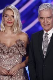 Holly Willoughby - "Dancing On Ice" TV Show S12E4 in Hertfordshire 01/26/2020