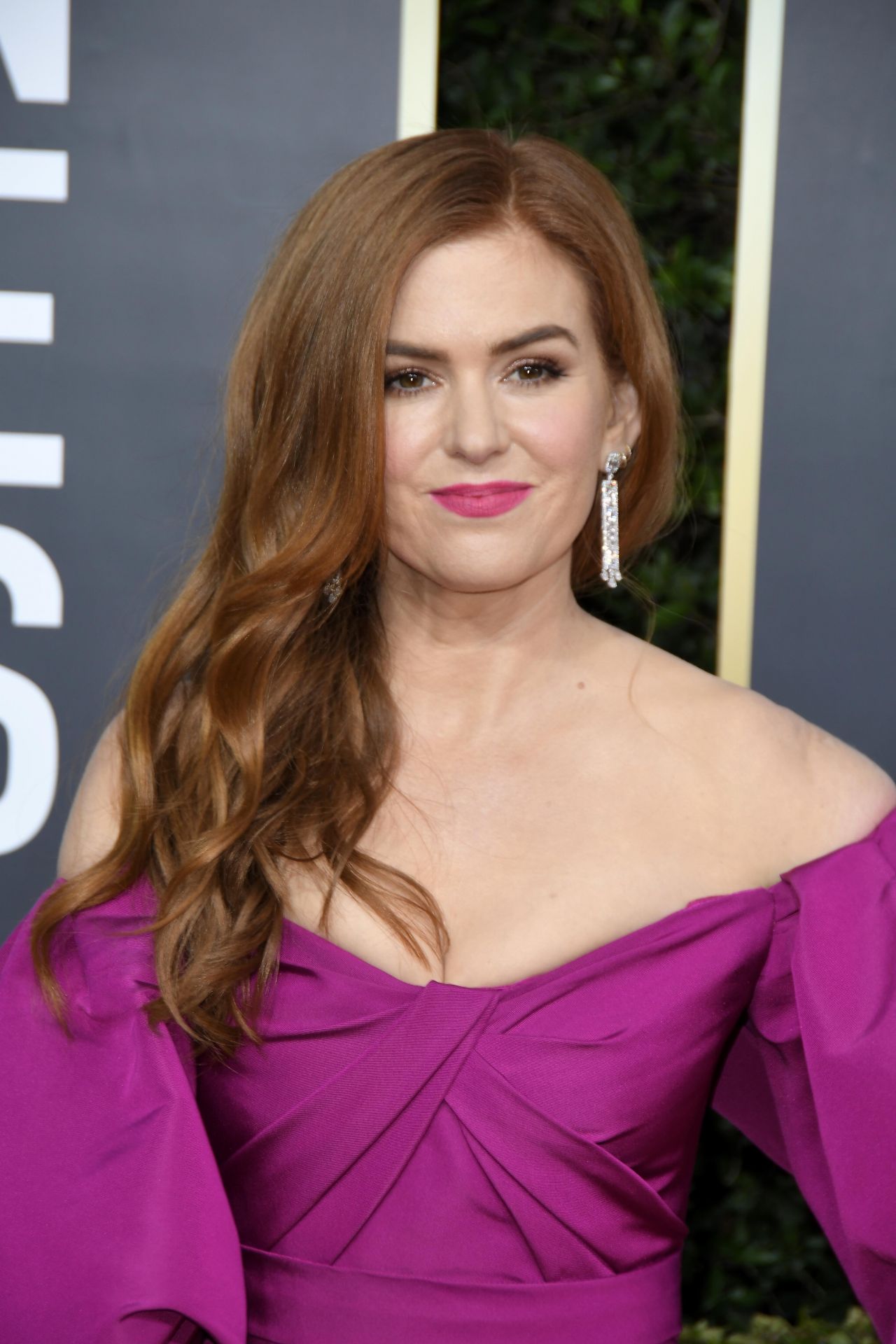 Isla Fisher – 2020 Golden Globe Awards • CelebMafia