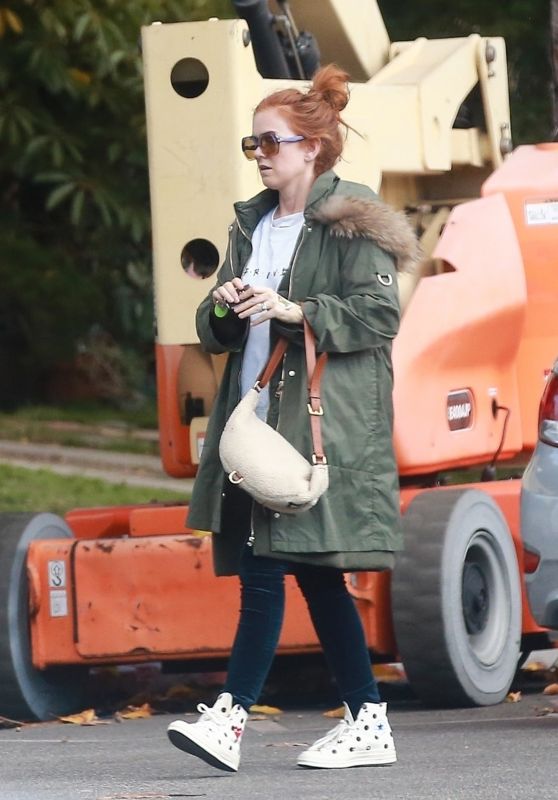 Isla Fisher Casual Style - Beverly Hills 01/10/2020