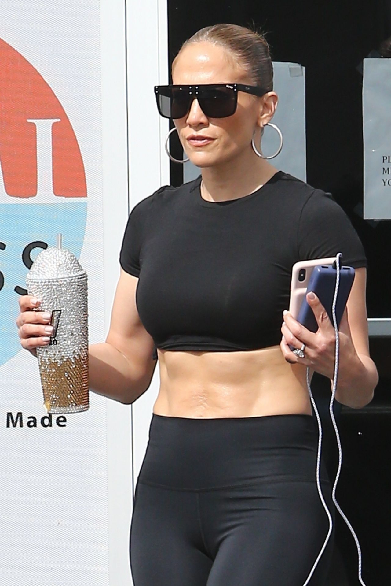 Jennifer Lopez in Gym Ready Outfit 01/29/2020 • CelebMafia