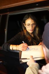 Jordana Brewster Signs Autographs For Fans 01/09/2020