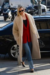 Karlie Kloss Street Fashion - Paris 01/22/2020