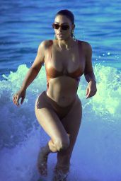 Kim Kardashian - Beach in Mexico 01/13/2020