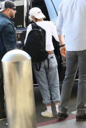Kristen Stewart - LAX Airport in Los Angeles 01/08/2020