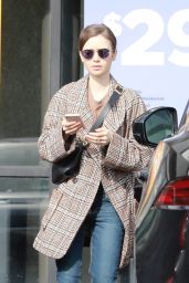 Lily Collins Street Style 01/07/2020