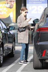 Lily Collins Street Style 01/07/2020