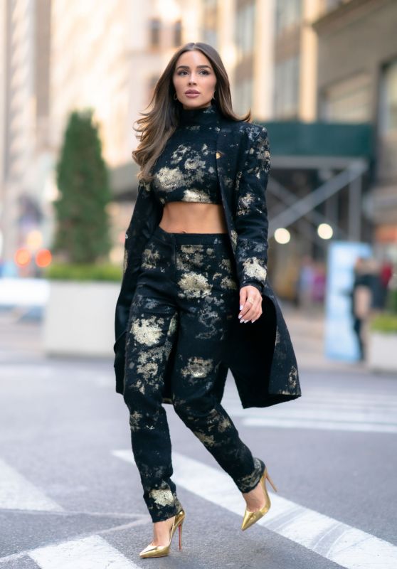 Olivia Culpo - Out in NYC 01/24/2020