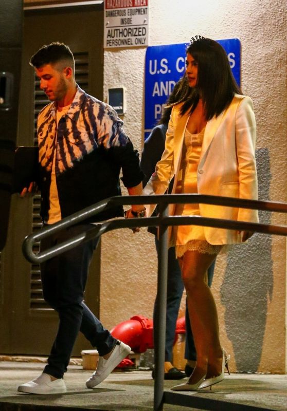 Priyanka Chopra and Sophie Turner with Nick and Joe Jonas - Arrive in Miami for New Year