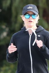 Reese Whiterspoon - Morning Jog in Brentwood 01/09/2020