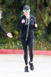 Reese Witherspoon - Morning Jog in Brentwood 01/09/2020 • CelebMafia