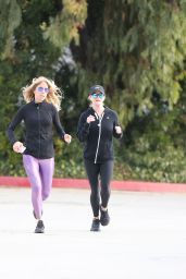 Reese Witherspoon - Morning Jog in Brentwood 01/09/2020 • CelebMafia