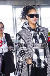 Rihanna in Travel Outfit - JFK Airport in NYC 01/21/2020