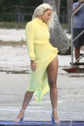 Rita Ora - Shooting a Video in Miami 01/10/2020