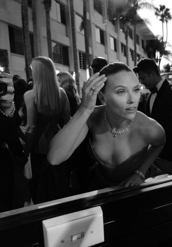 Scarlett Johansson - Behind The Scenes at the Golden Globes 2020