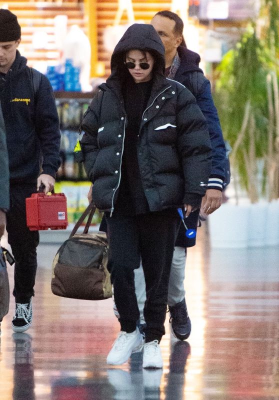 Selena Gomez - JFK Airport in New York 01/12/2020