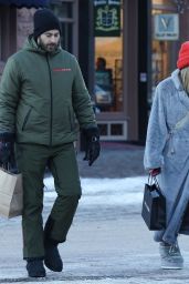 Sofia Richie Winter Street Style - Shopping in Aspen 12/30/2019
