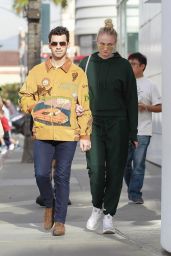 Sophie Turner and Joe Jonas - Out For a Lunch Date at Wally