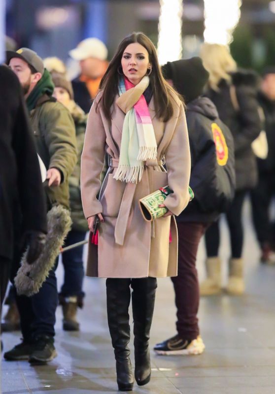 Victoria Justice - Filming in NYC 01/02/2020