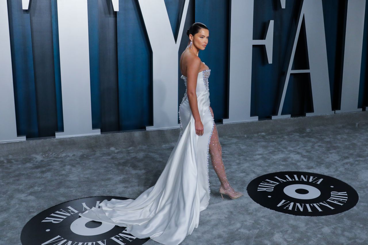 Adriana Lima – Vanity Fair Oscar Party 2020 (more photos) • CelebMafia