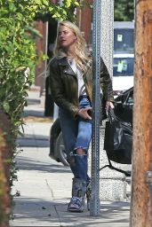 Amber Heard - Arrives at Her Home in LA 02/05/2020