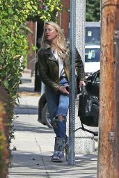 Amber Heard - Arrives at Her Home in LA 02/05/2020