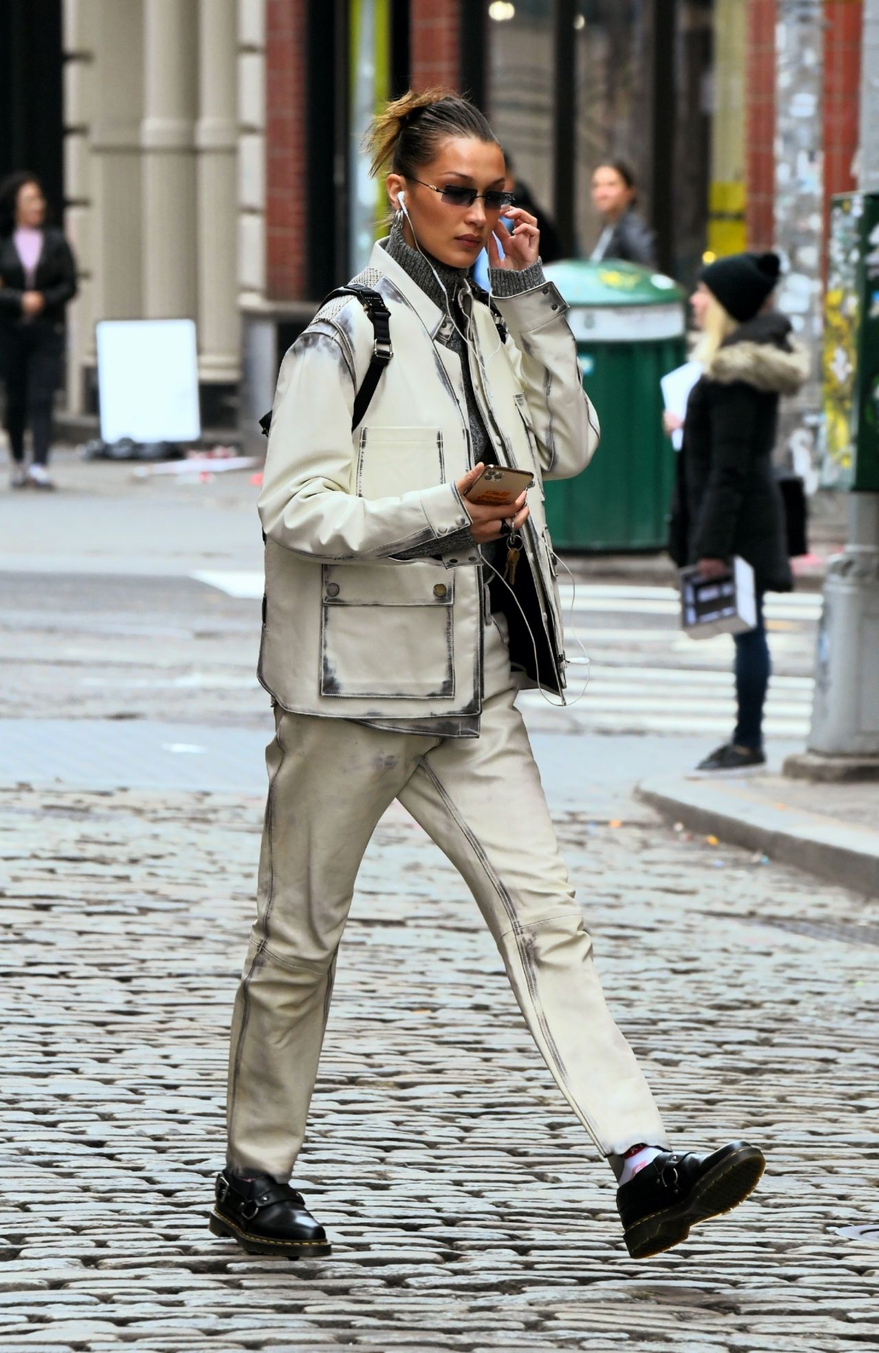 Bella Hadid Cute Street Style - New York 02/04/2020 • CelebMafia