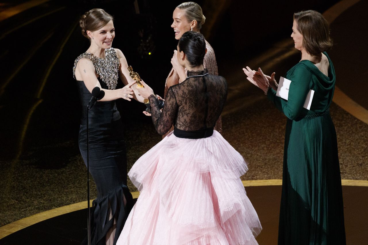 Brie Larson, Sigourney Weaver and Gal Gadot - Speak Onstage at Academy