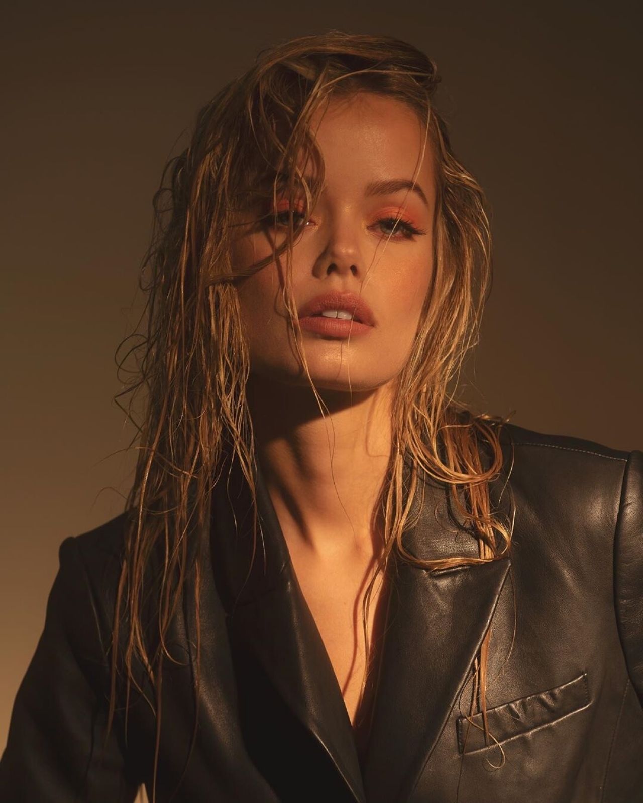 Frida Aasen – Social Media 02/03/2020 • CelebMafia