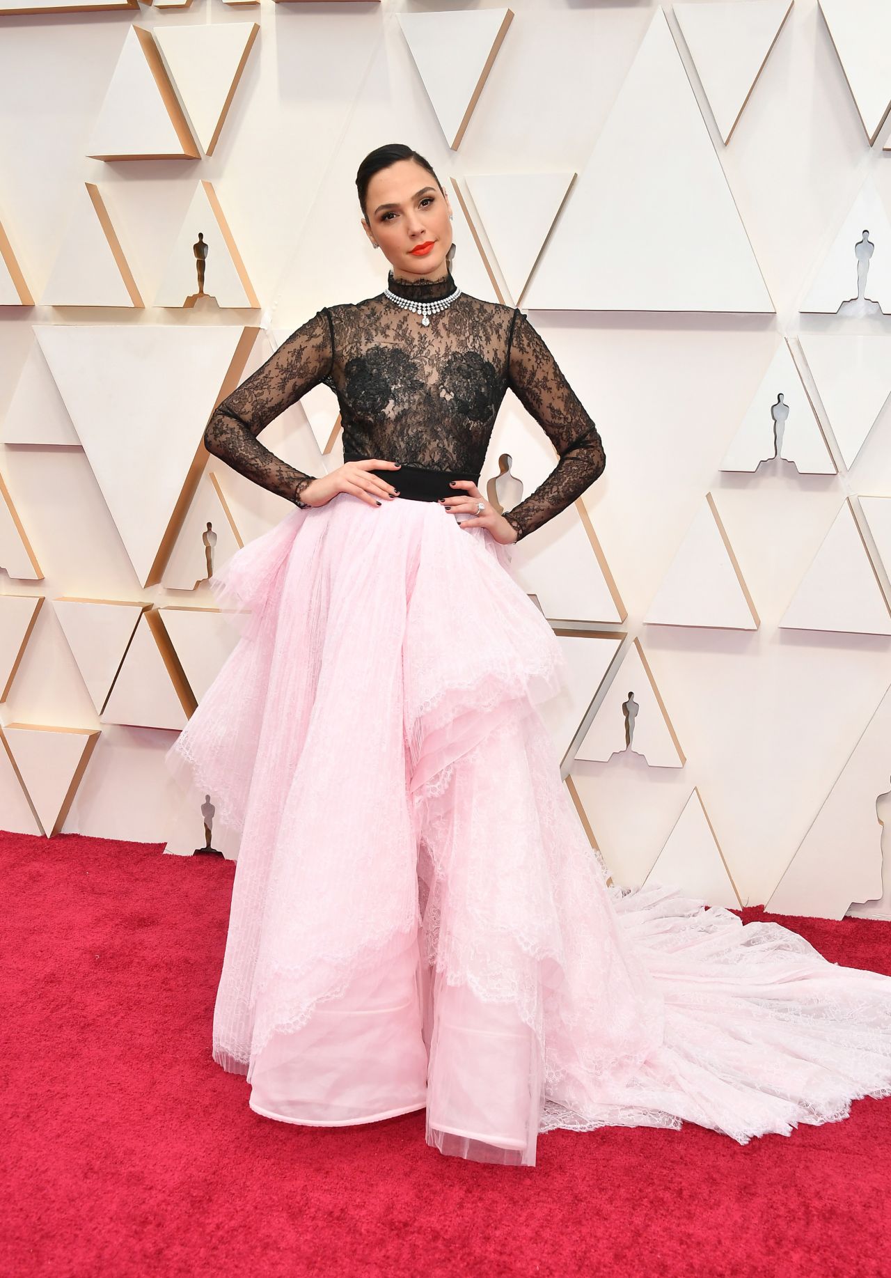 Gal Gadot – Oscars 2020 Red Carpet • CelebMafia